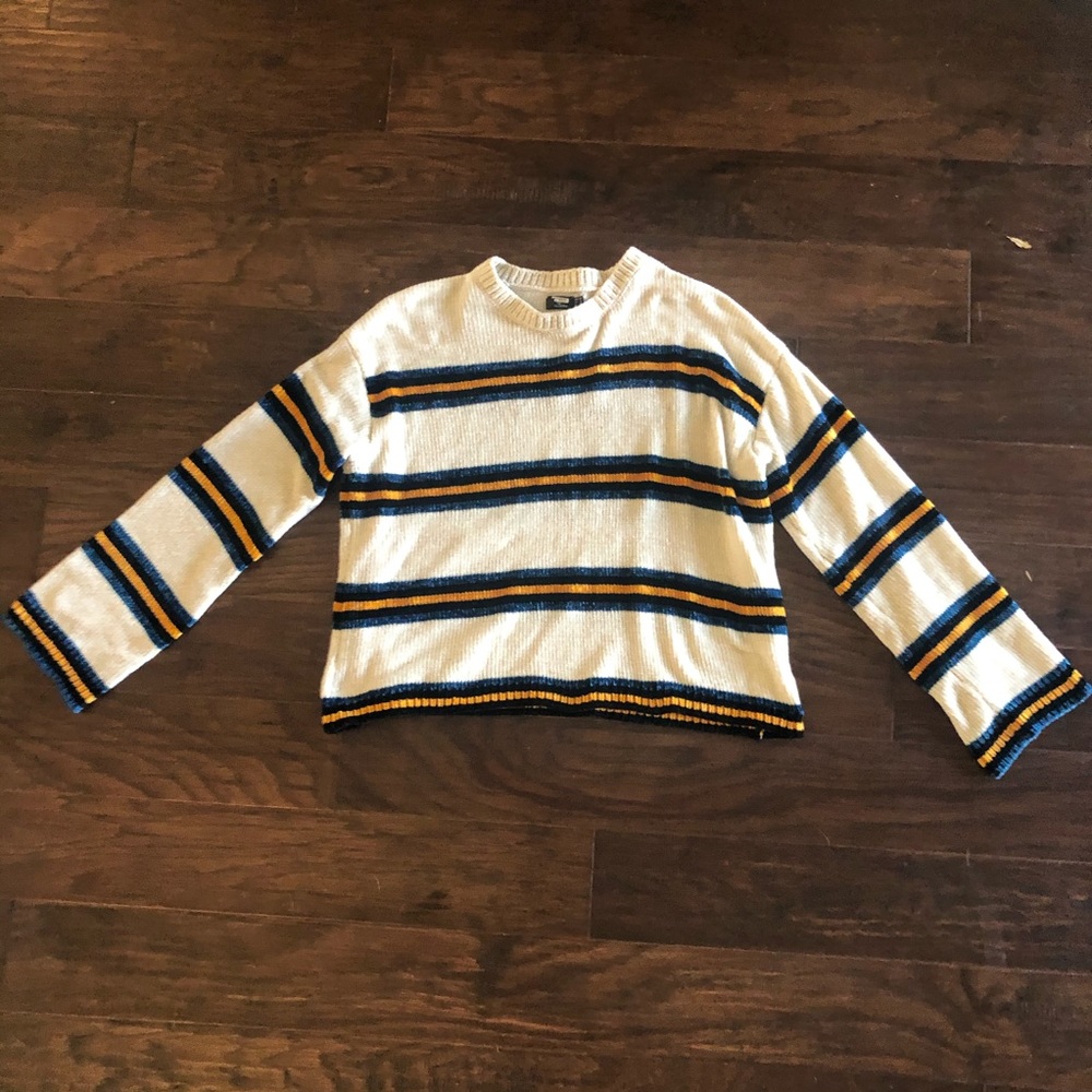 Volcom sweater